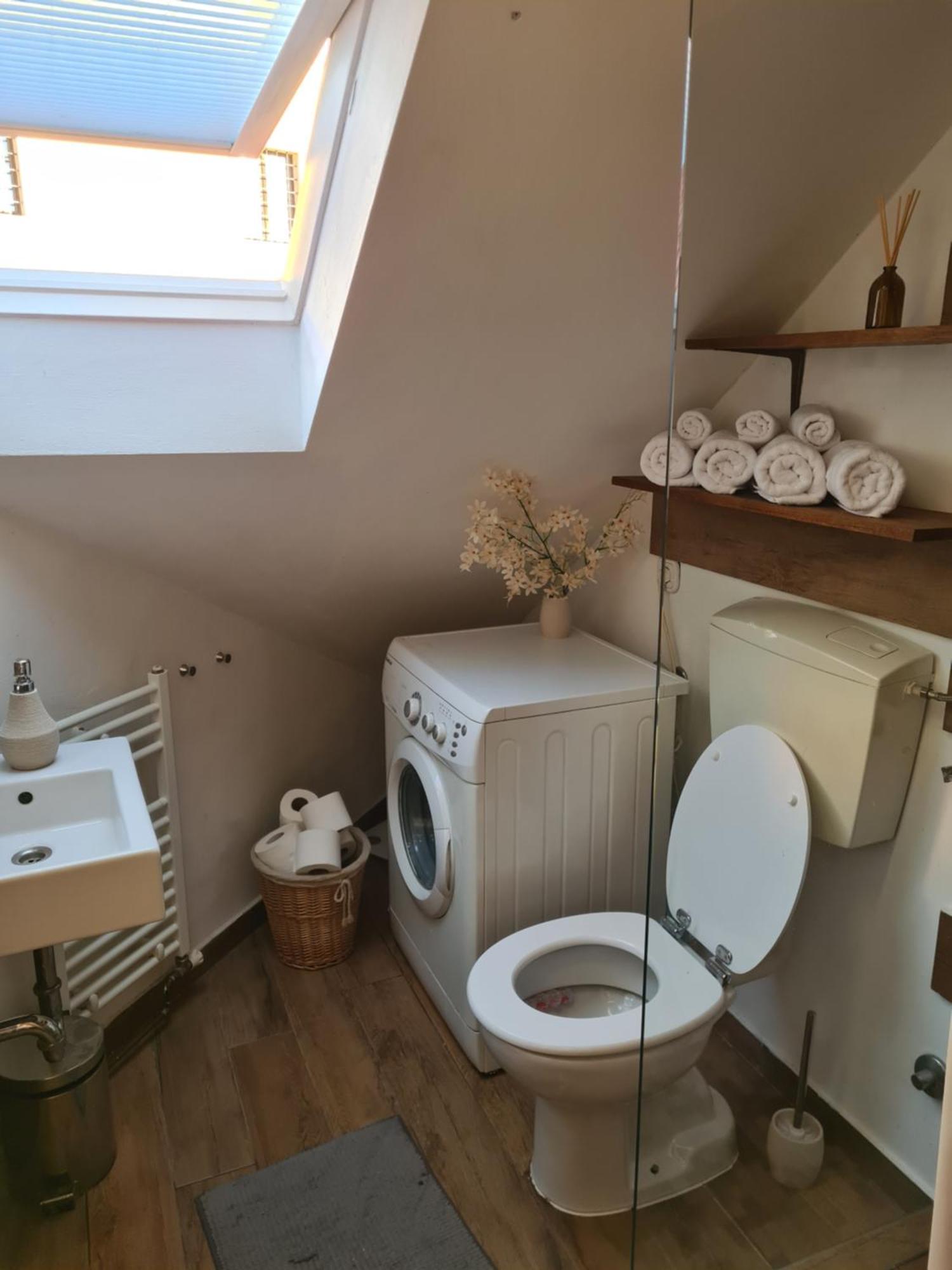 Old Town Cabin Apartment Zagreb Bagian luar foto