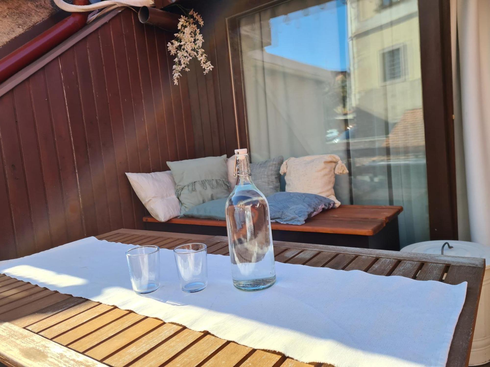 Old Town Cabin Apartment Zagreb Bagian luar foto